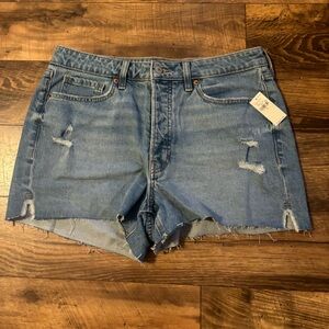 Old Navy women’s size 12 OG straight shorts